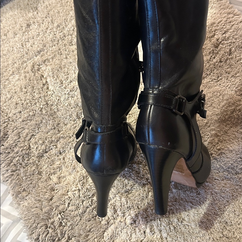 Aldo black leather boots size 38.5 or 8. Worn just twice. Perfect Condition. - Picture 4 of 7